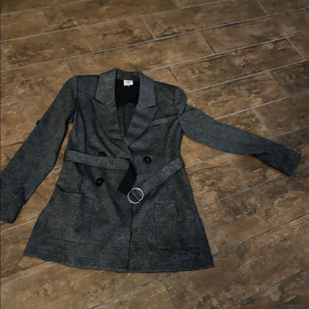 Elegant Gray Women's Knit Suit Set. Top is xs, pants are 2. Cabi brand. - Picture 2 of 6